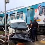 Imprudencia al volante provoca choque brutal con el tren Sarmiento en Ramos Mejía
